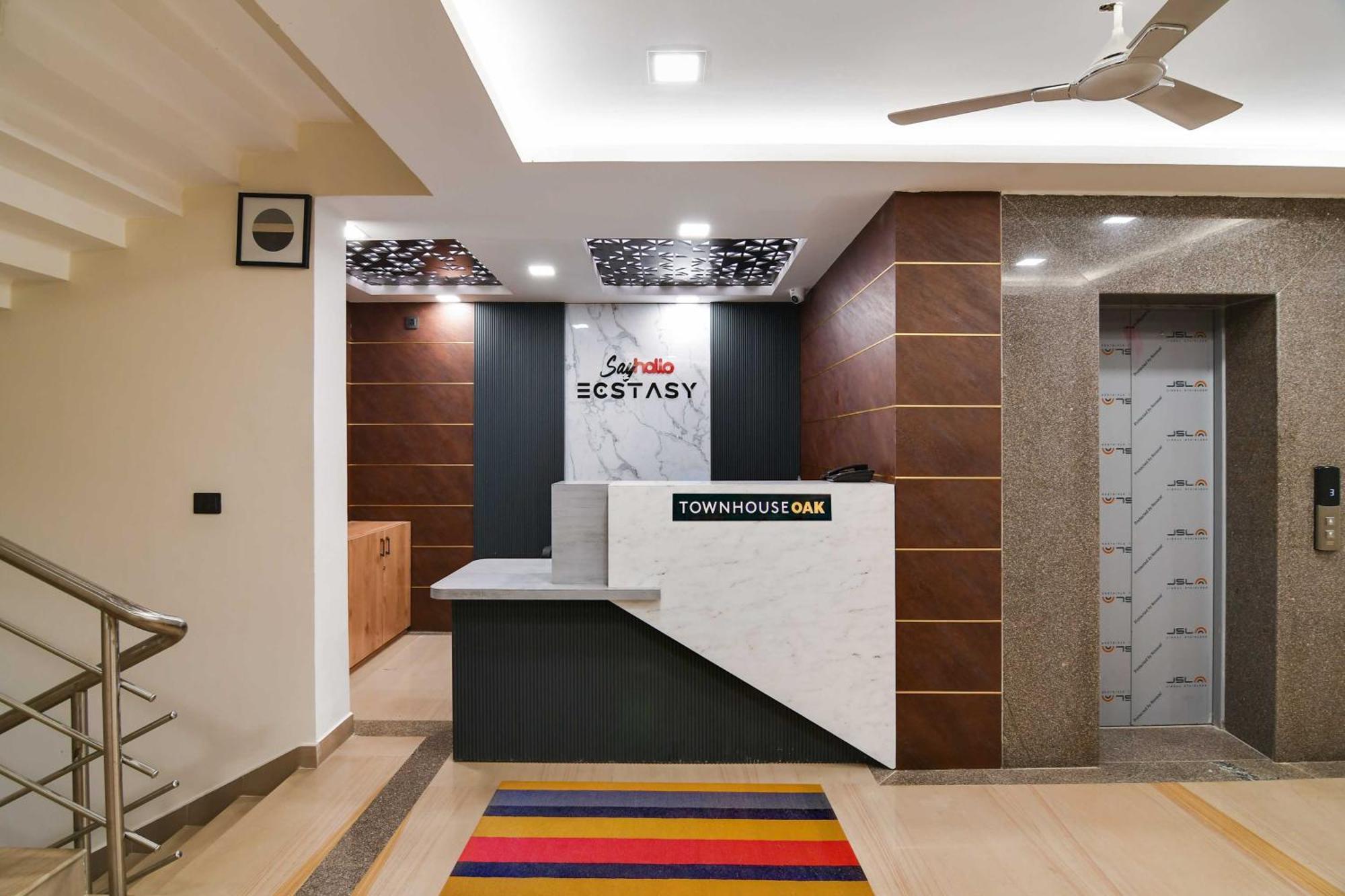 Super Townhouse Oak Sayhallo Ecstasy ブバネーシュワル エクステリア 写真