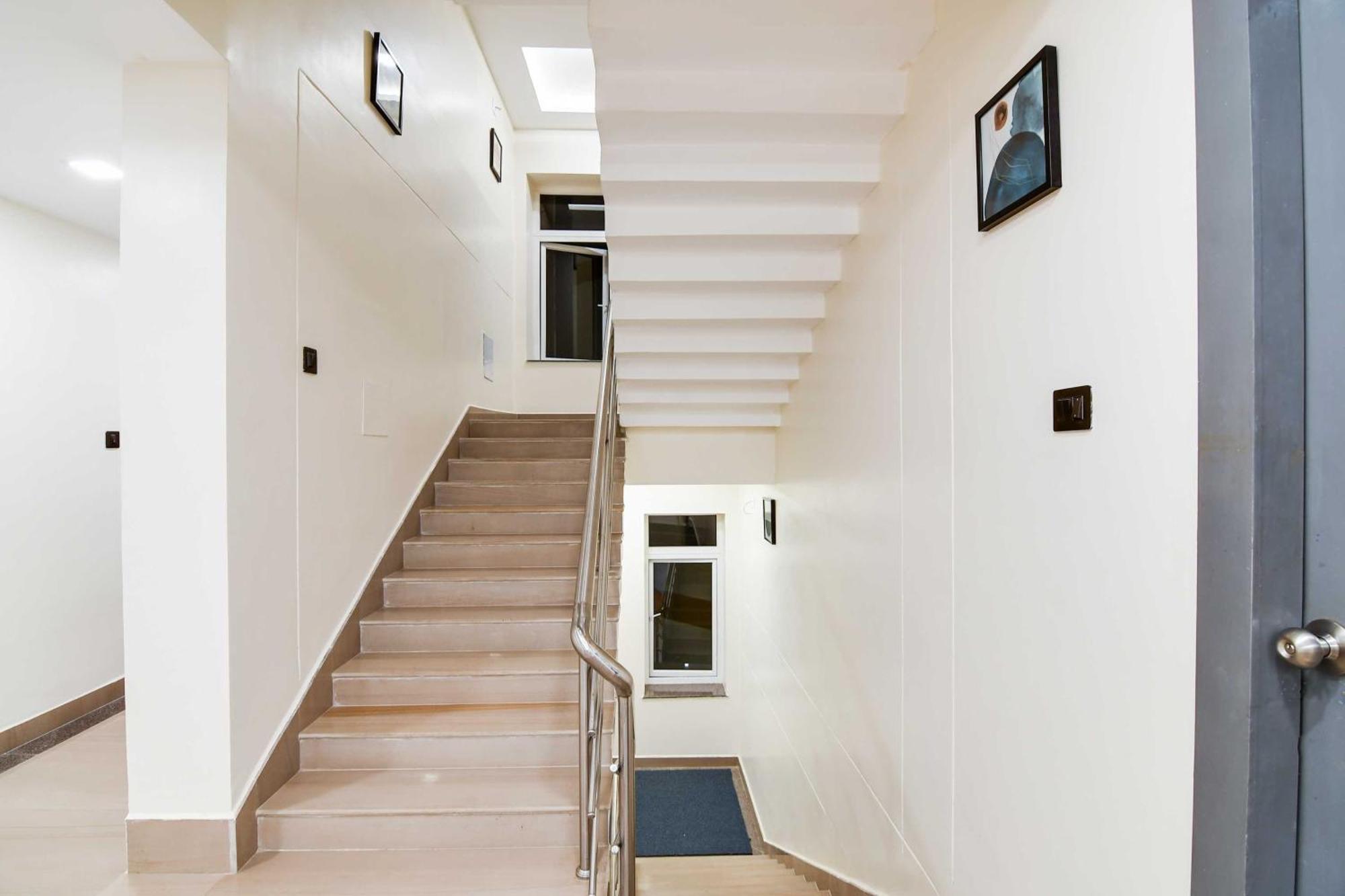 Super Townhouse Oak Sayhallo Ecstasy ブバネーシュワル エクステリア 写真