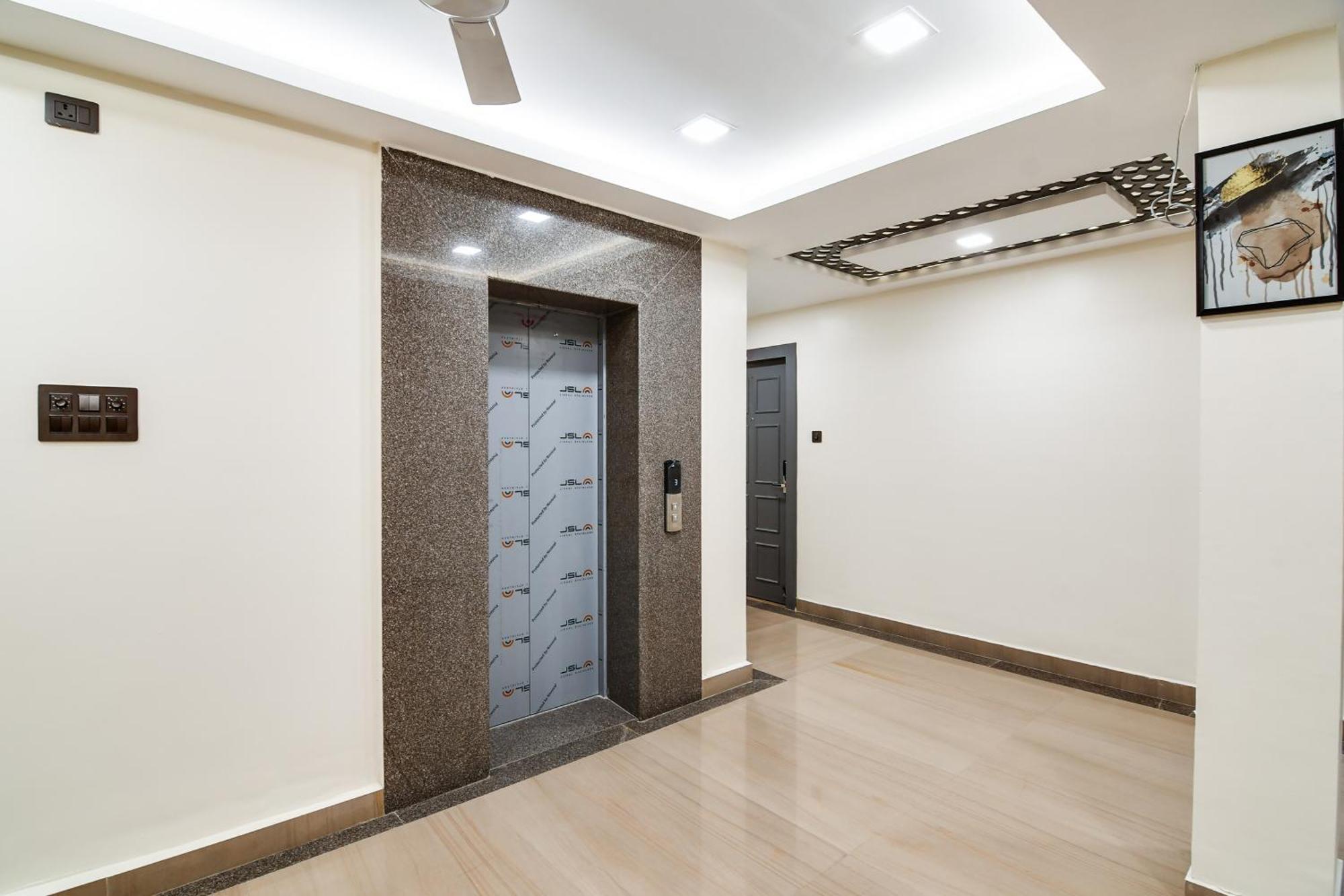 Super Townhouse Oak Sayhallo Ecstasy ブバネーシュワル エクステリア 写真