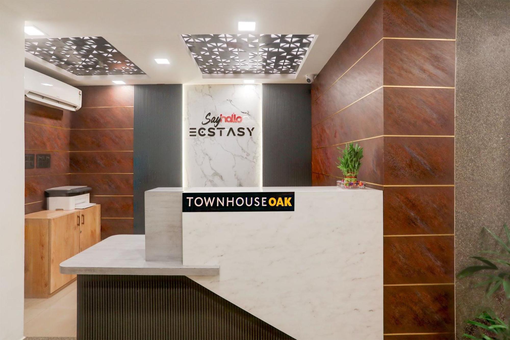 Super Townhouse Oak Sayhallo Ecstasy ブバネーシュワル エクステリア 写真